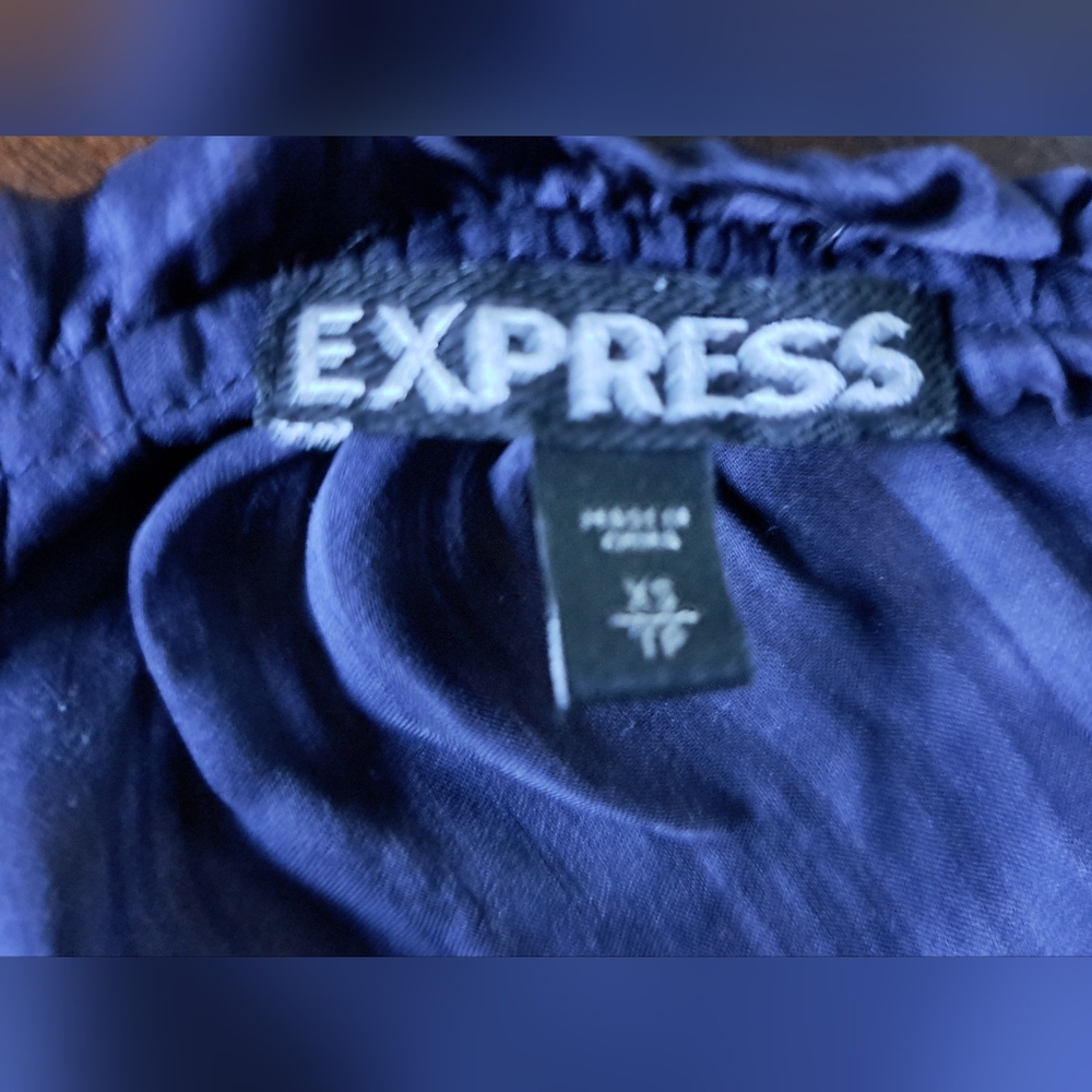 Express Top - Picture 3 of 3